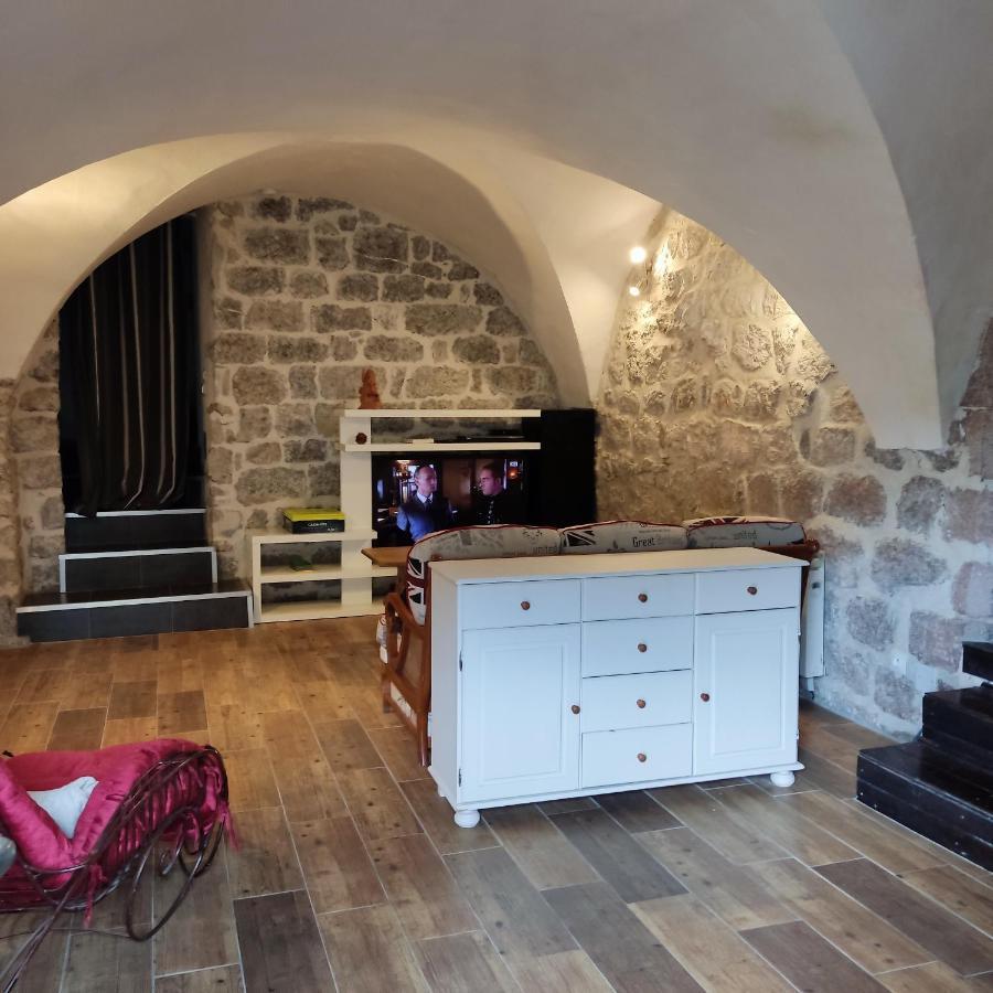 Maison Pierre Et Voute Au Coeur Du Village บาลาซูค ภายนอก รูปภาพ